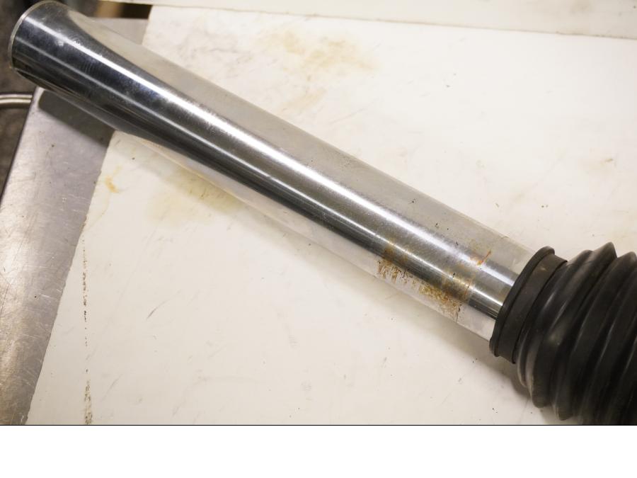 Vänster sida på Gaffelben från en Yamaha XTZ 660 -1992 motorcykel.