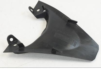 Snett uppifrån på Plast från en Yamaha YZF R7 -2022 motorcykel.