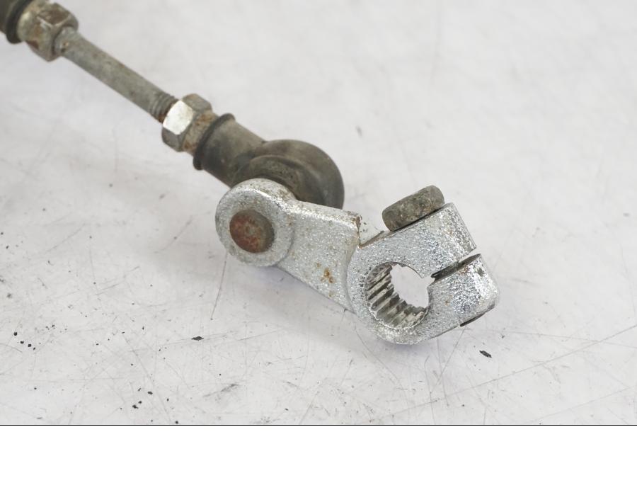 Baksidan på Växelpedal från en Suzuki VL 800 -2002 motorcykel.