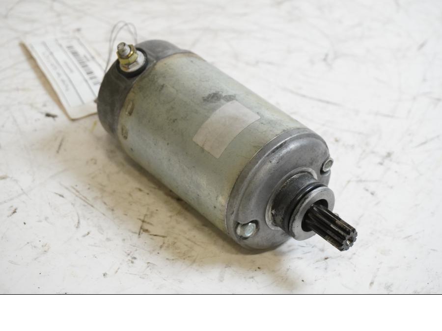 Framsidan på Startmotor från en Triumph Tiger -2002 motorcykel.