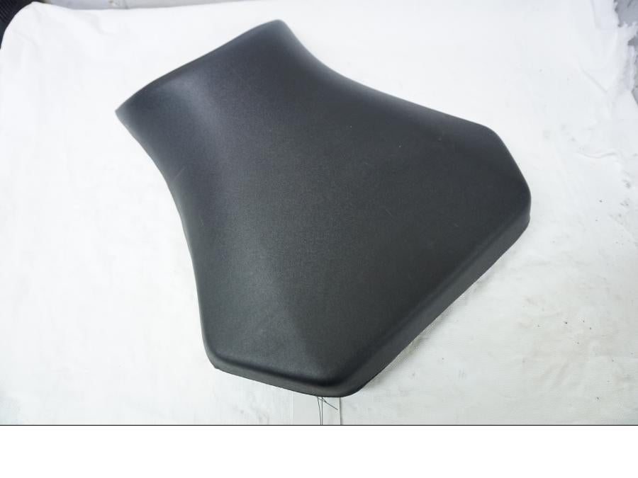 Höger sida på Sadel från en Yamaha YZF 1000 R1 -2001 motorcykel.