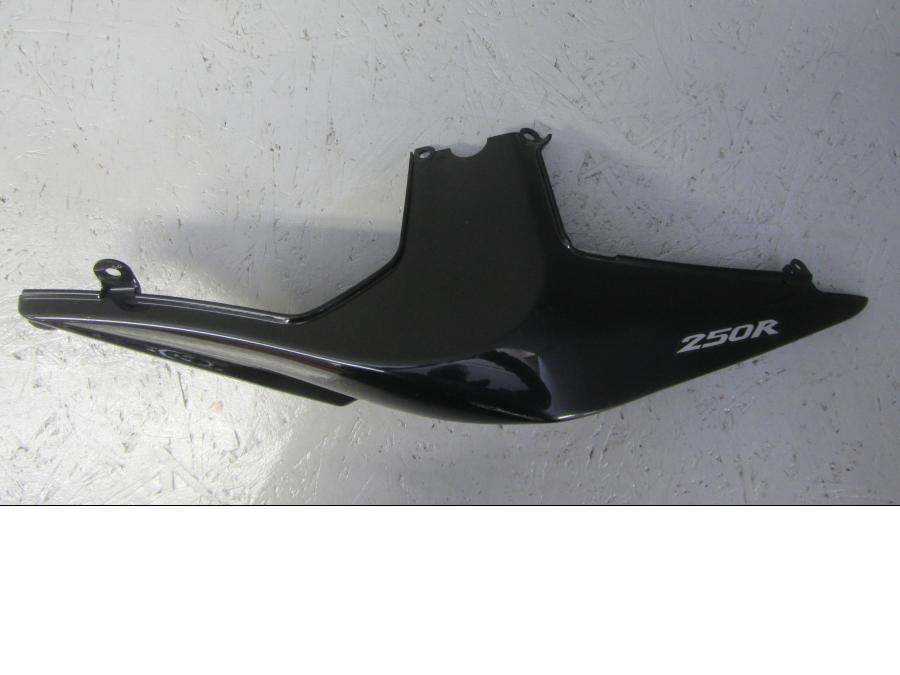 Höger sida på Bakvinge från en Kawasaki Ninja 250 -2009 motorcykel.