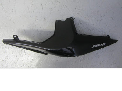 Höger sida på Bakvinge från en Kawasaki Ninja 250 -2009 motorcykel.