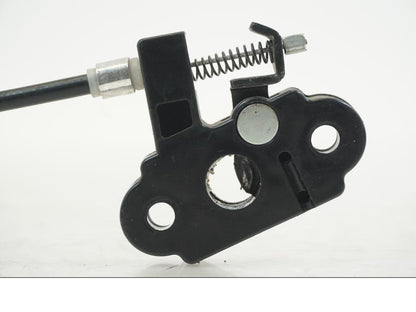 Snett uppifrån på Sadellåsmekanism från en Ducati Hyperstrada -2013 motorcykel.