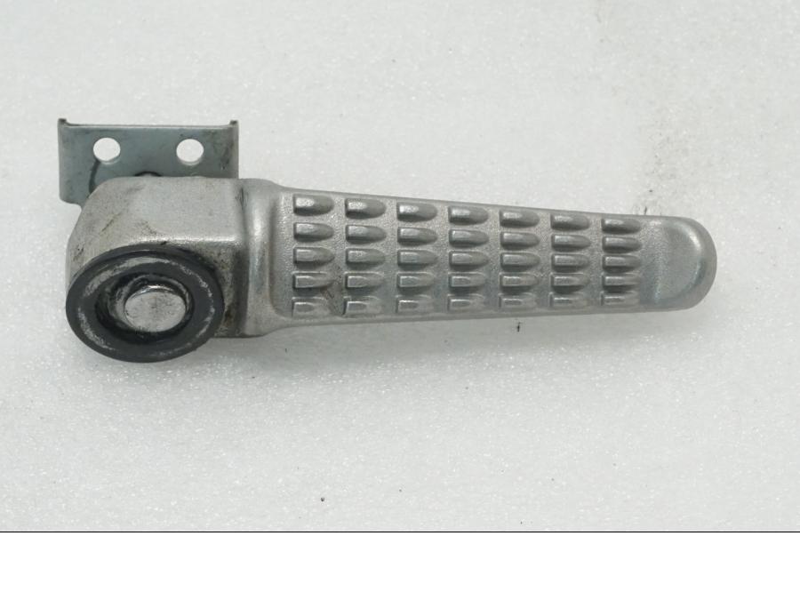 Framsidan på Fotpinne från en Kawasaki Z 400 -2020 motorcykel.