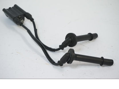 Höger sida på Tändspole från en Honda CB 650 R -2019 motorcykel.