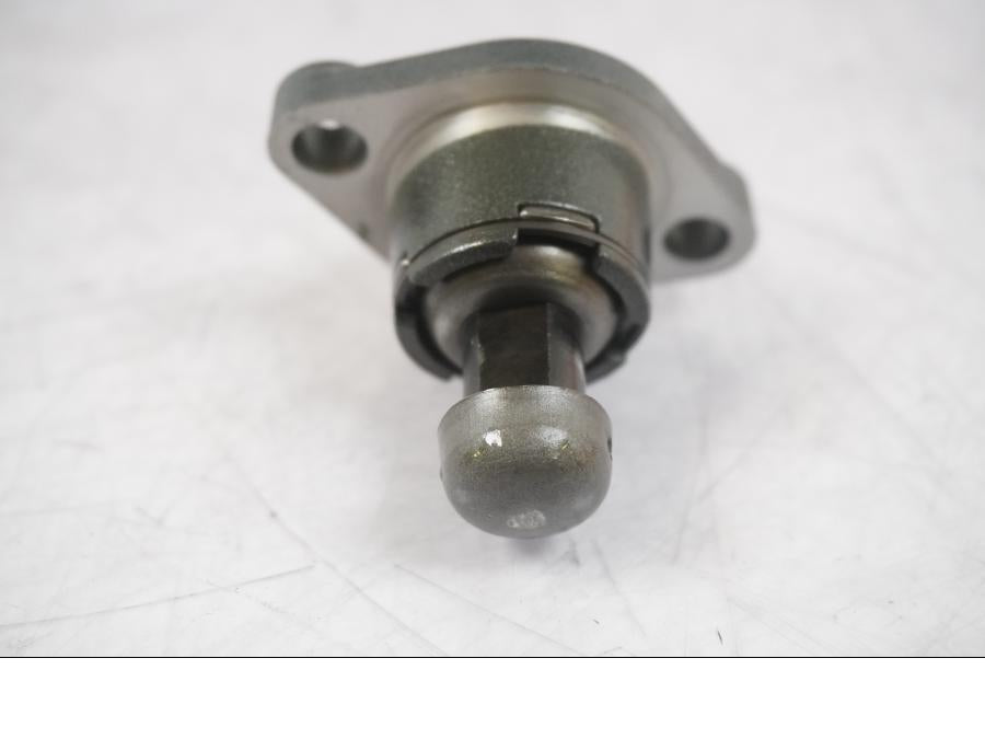 Höger sida på Kamkedjesträckare från en KTM 125 Duke -2017 motorcykel.