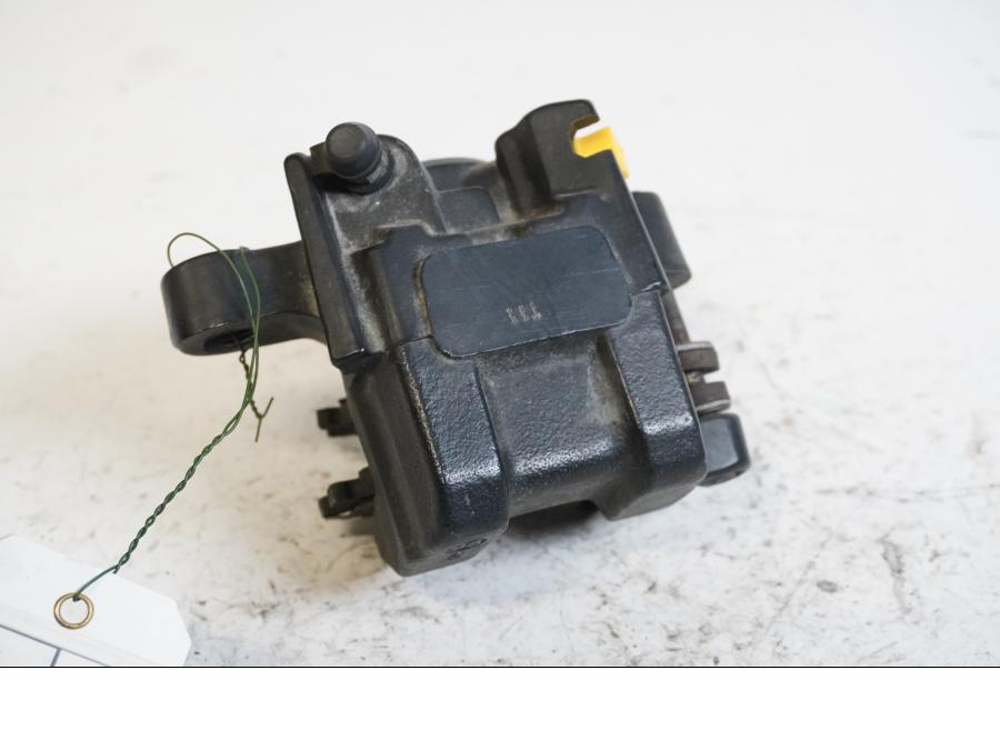 Baksidan på Bromsok från en Honda CB 750 SF -1999 motorcykel.