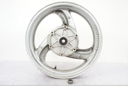 Framsidan på Fälg från en Honda NT 650 V -2002 motorcykel.