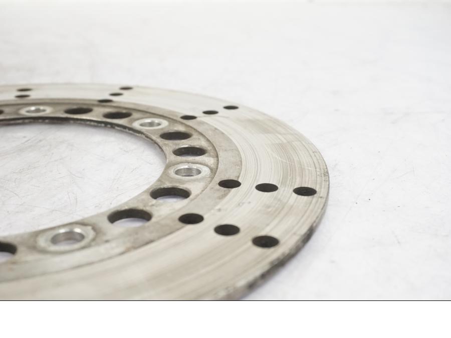 Baksidan på Bromsskiva från en Kawasaki Z 750 80-tal -1982 motorcykel.