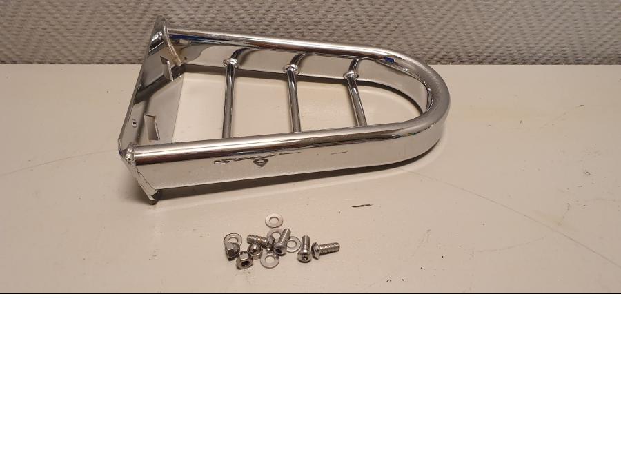 Framsidan på Pakethållare från en Honda VT 600 C -1992 motorcykel.