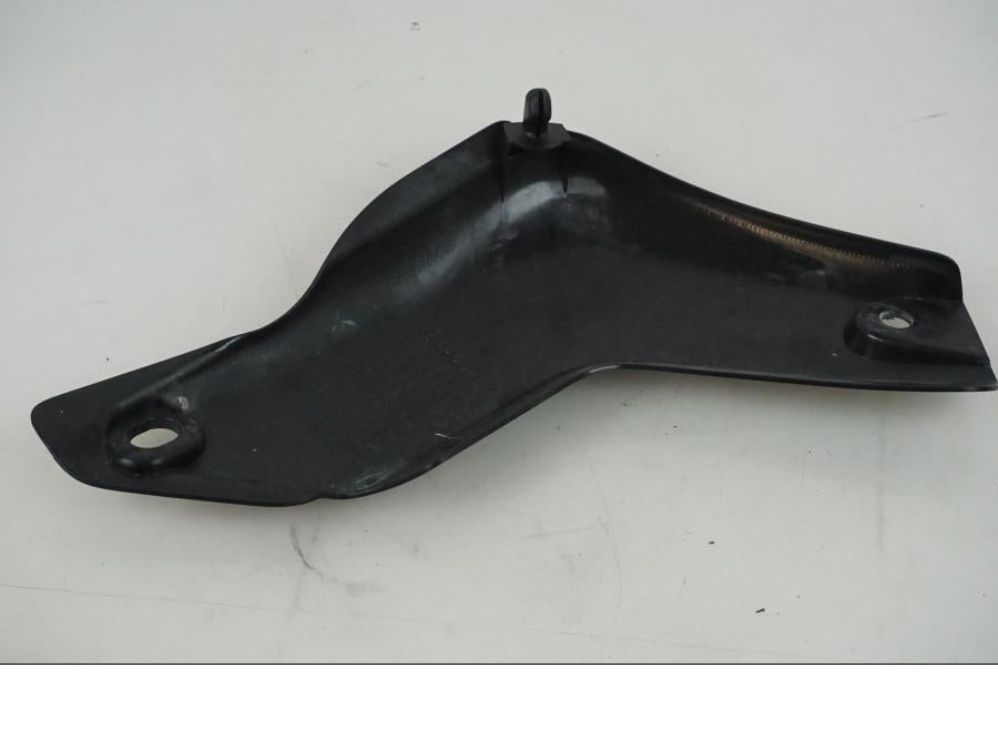 Vänster sida på Värmeskydd från en Honda CBR 1000 -2005 motorcykel.