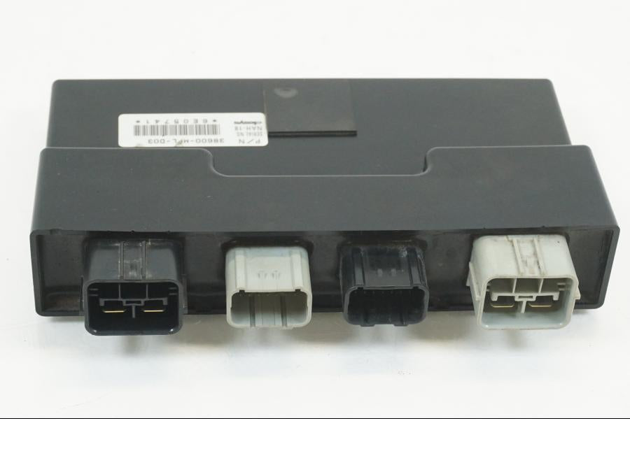 Baksidan på ABS styrenhet från en Honda CBR 1000 RR -2010 motorcykel.