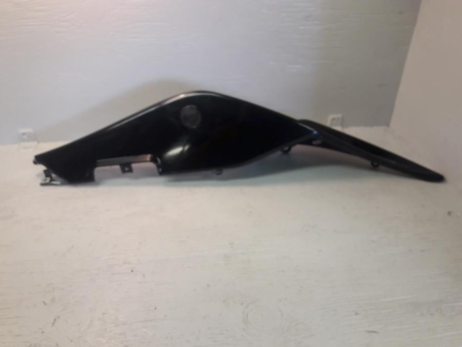 Baksidan på Bakvinge från en Aprilia RS 125 -2017 motorcykel.