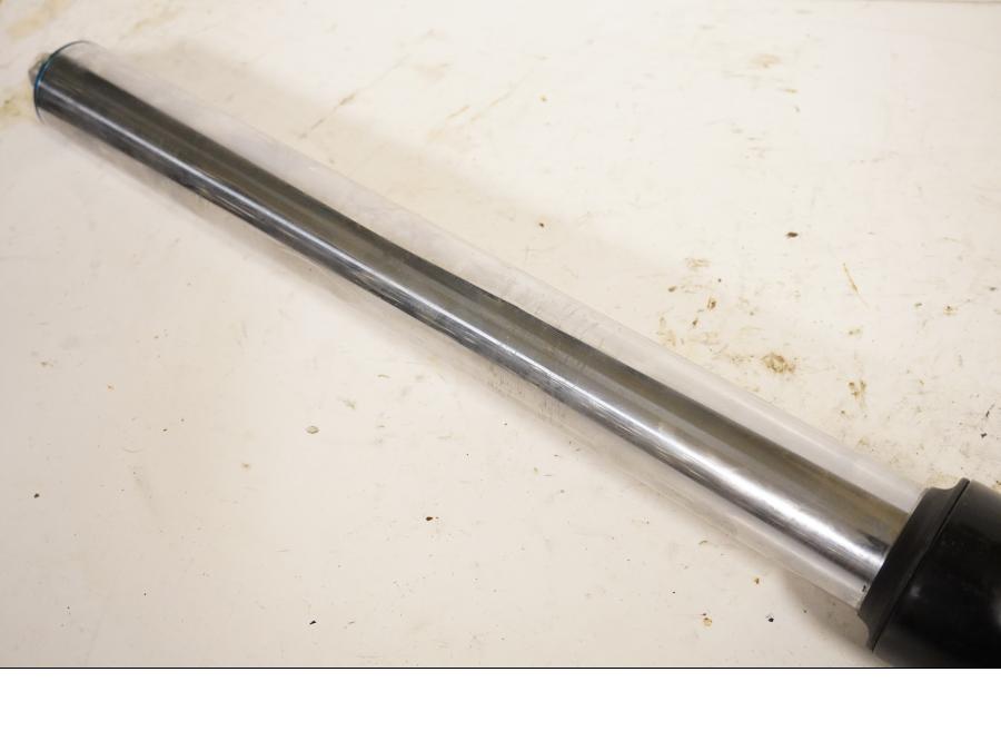 Baksidan på Gaffelben från en Kawasaki ZX-9R -1998 motorcykel.