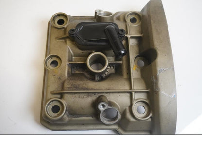 Baksidan på Ventilkåpa från en Ducati Multistrada 1260 -2020 motorcykel.