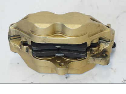 Snett uppifrån på Bromsok från en Honda CBR 900 RR -2001 motorcykel.