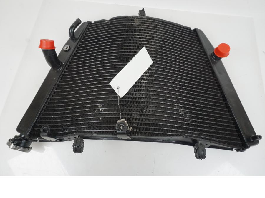 Extrabild6 på Vattenkyl från en Suzuki GSX-R 750 -2009 motorcykel.