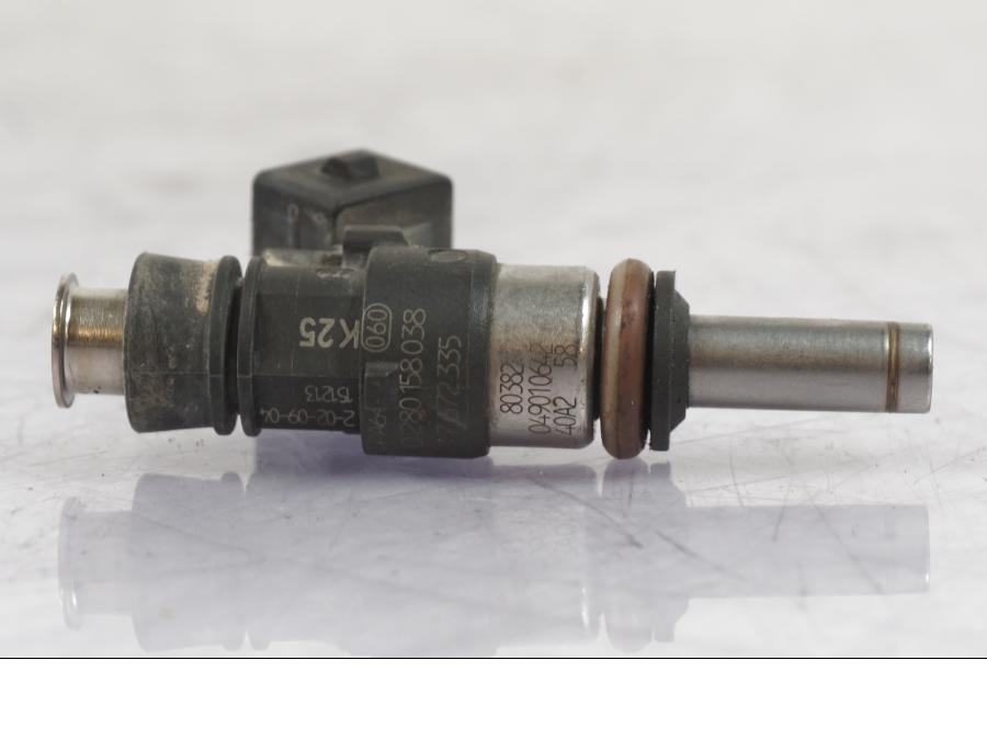 Höger sida på Spridare från en BMW R 1200 GS -2005 motorcykel.