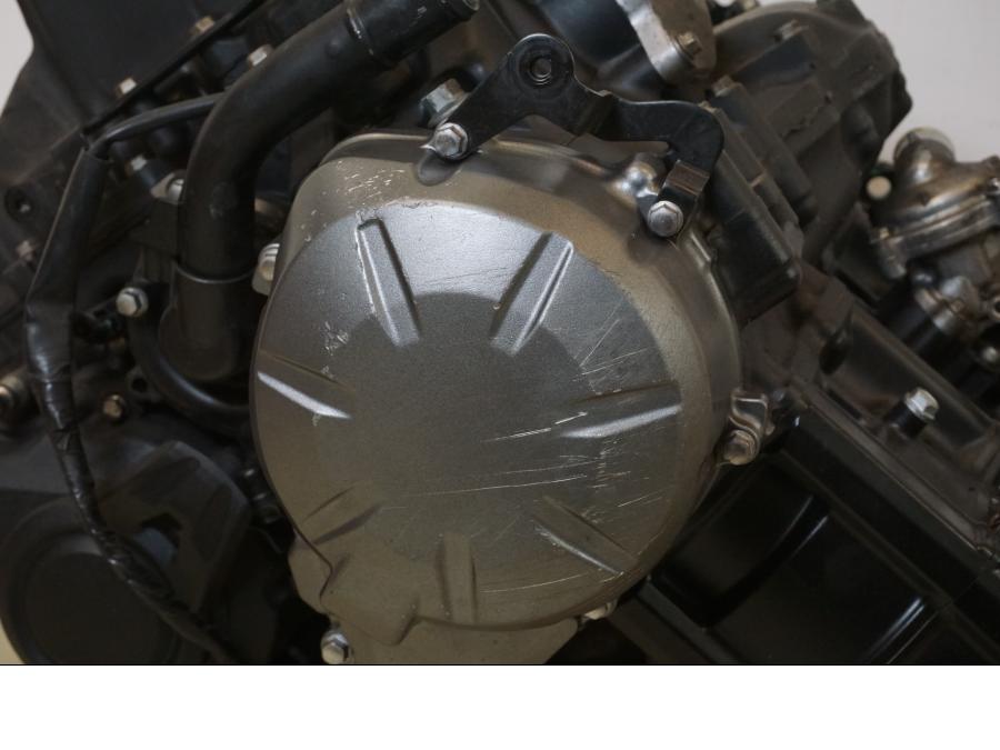 Baksidan på Motor från en Kawasaki Z 900 -2017 motorcykel.