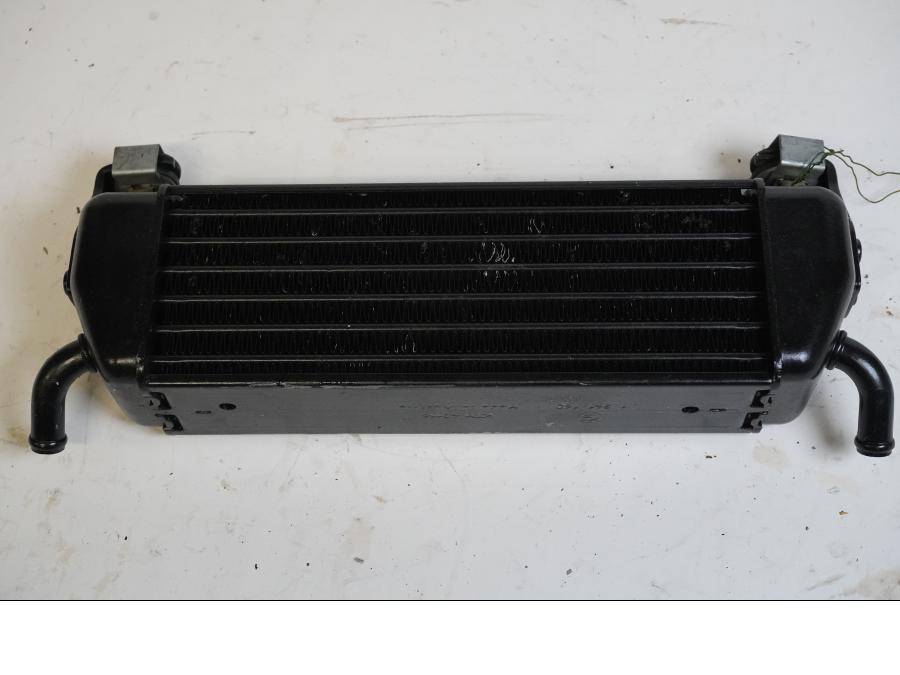 Framsidan på Oljekyl från en BMW R 1100 S -2003 motorcykel.