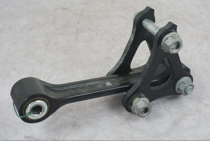 Baksidan på Stötdämparlänkage från en KTM 1290 Super Duke R -2022 motorcykel.