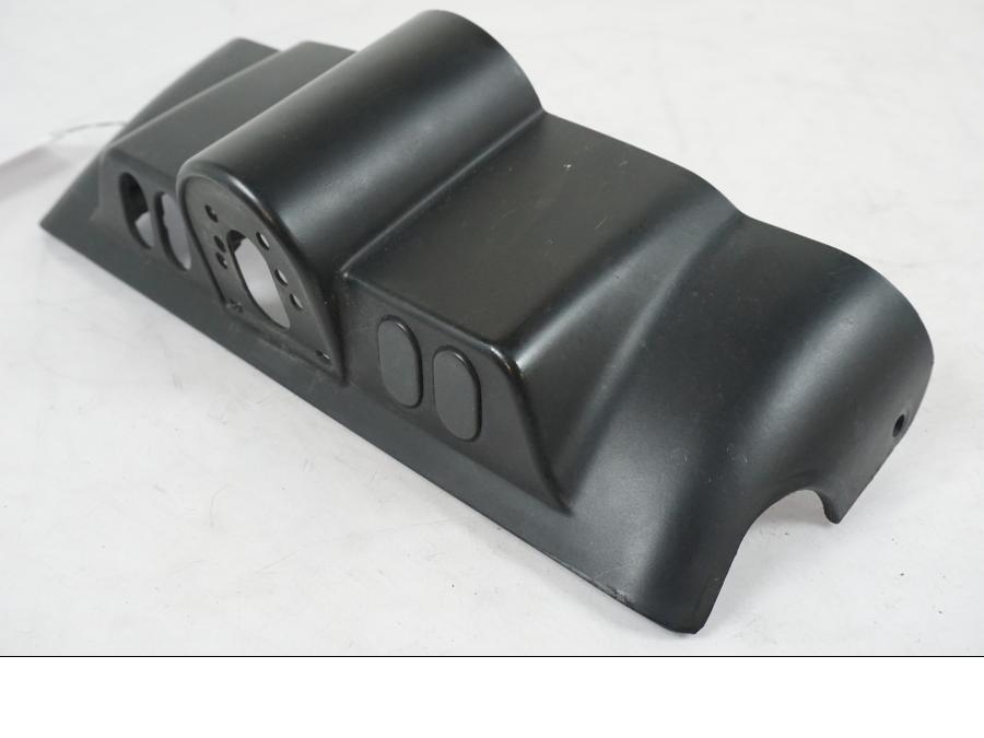 Snett nerifrån på Instrumentpanelkåpa från en H-D Street Glide FLHX -2012 motorcykel.