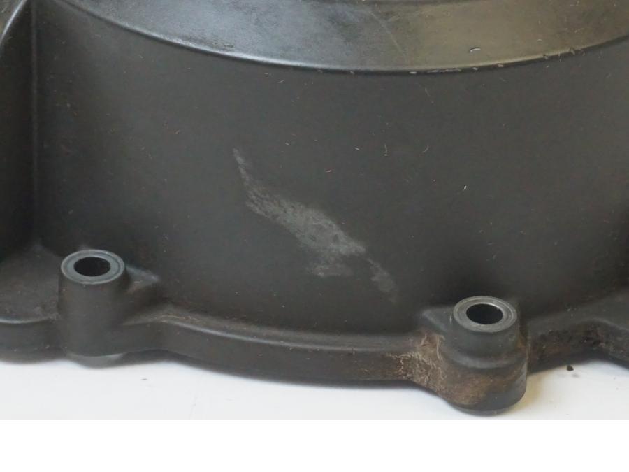 Vänster sida på Generatorkåpa från en KTM 1190 Adventure -2015 motorcykel.