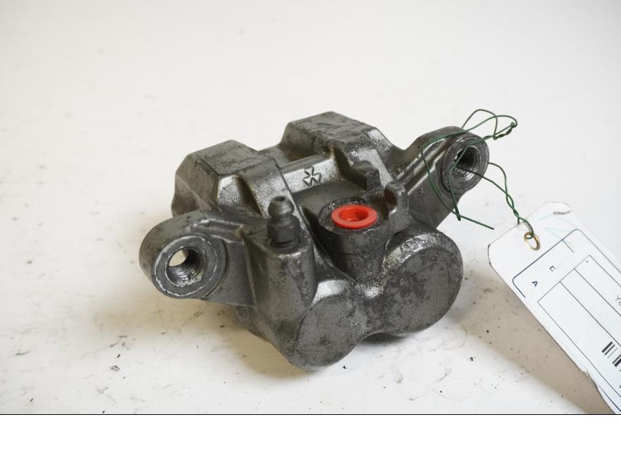 Framsidan på Bromsok från en Yamaha YZF R6 -2000 motorcykel.