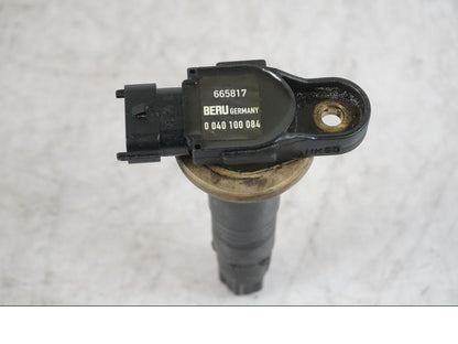 Baksidan på Tändspole från en Buell 1125 R -2008 motorcykel.