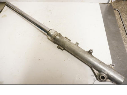 Framsidan på Gaffelben från en Honda XL 600 V -1997 motorcykel.