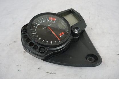 Framsidan på Instrumentpanel från en Suzuki GSX-R 1000 -2005 motorcykel.