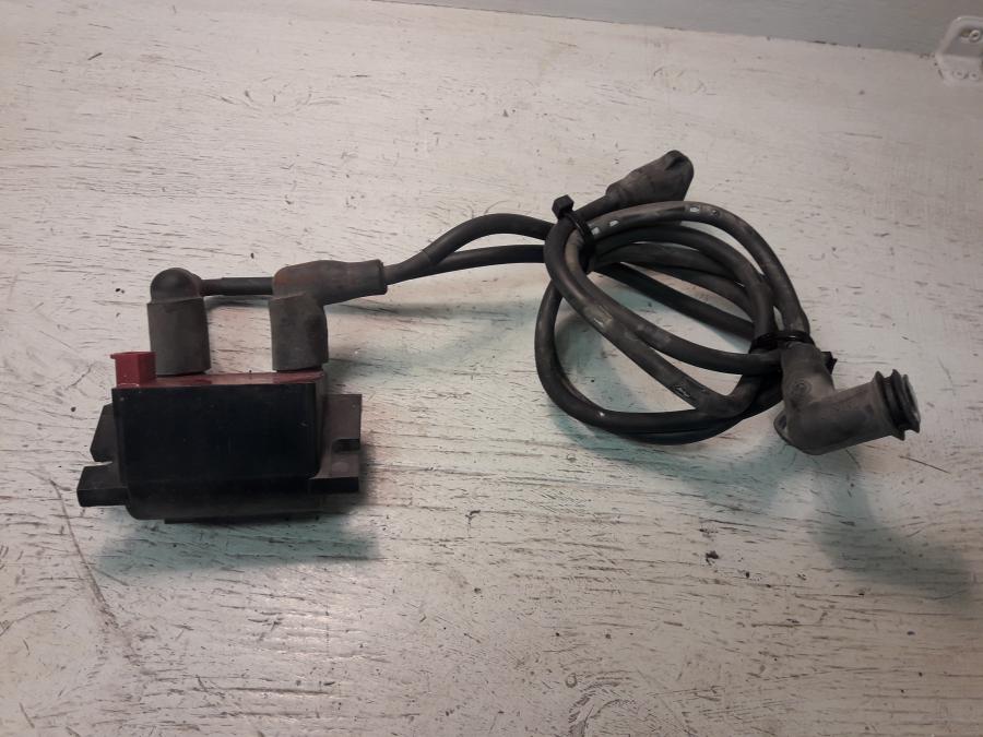 Framsidan på Tändspole från en BMW R 1150 R -2004 motorcykel.