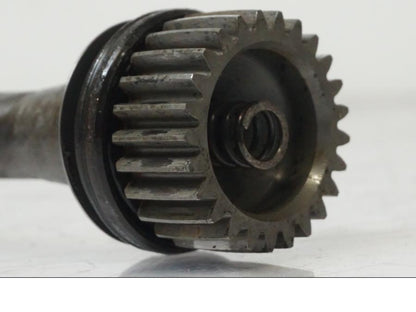 Höger sida på <p>Kardanaxel från Yamaha BT 1100 2002.</p>

<p>Med fjäder.</p> motorcykel.