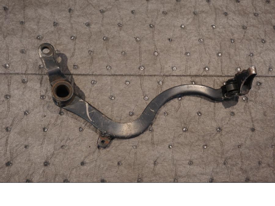 Framsidan på Bromspedal från en Honda XR 600 R -1990 motorcykel.