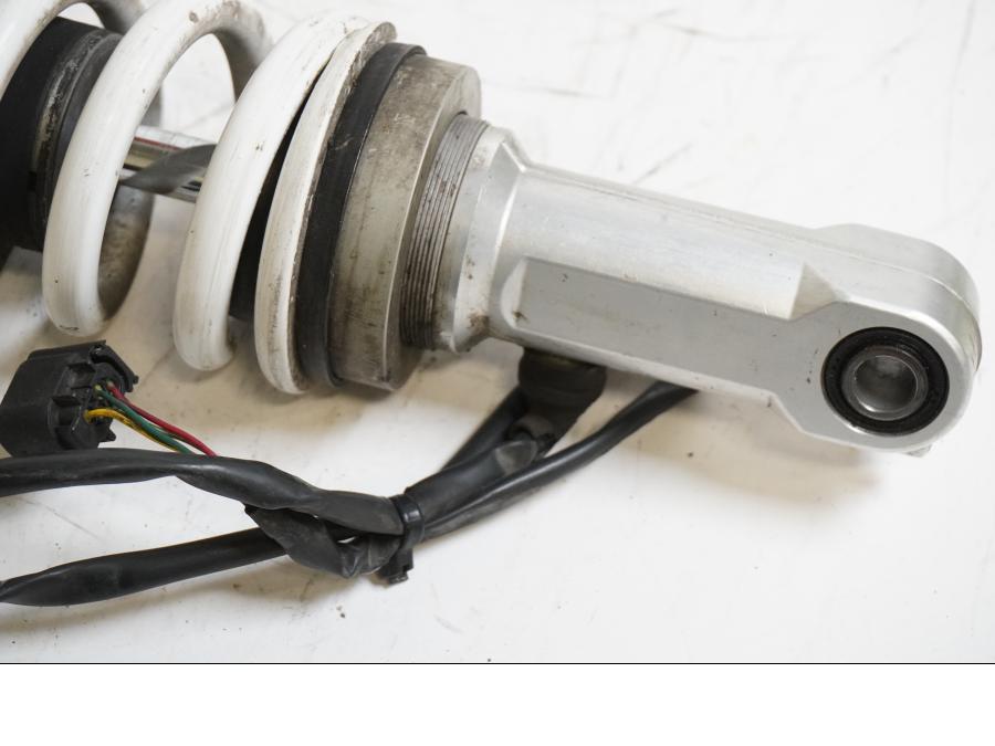 Vänster sida på Stötdämpare från en BMW K 1200 R Sport -2007 motorcykel.