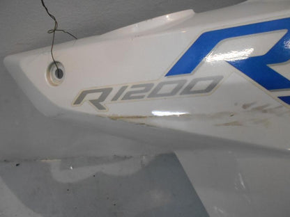 Baksidan på Sidkåpa från en BMW R 1200 RS -2016 motorcykel.