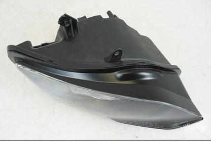 Vänster sida på Strålkastare från en BMW S 1000 XR -2015 motorcykel.