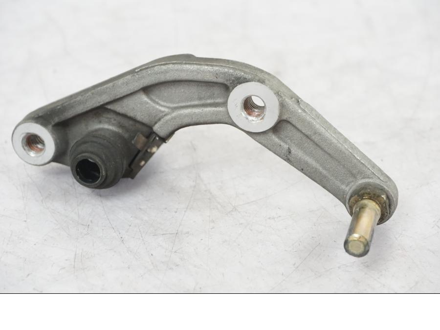 Höger sida på Bromsoksfäste från en Honda CB 600 Hornet -2003 motorcykel.