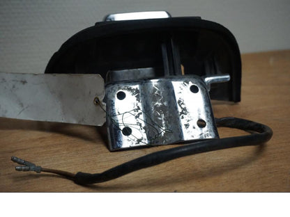 Vänster sida på Skyltbelysning från en Suzuki VS 1400 -1998 motorcykel.