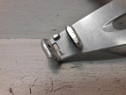 Baksidan på Fotpinnefäste från en Honda CBR 600 RR -2007 motorcykel.