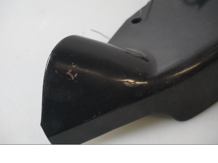 Höger sida på Bromshuvudcylinderskydd från en Suzuki M 1800 -2009 motorcykel.