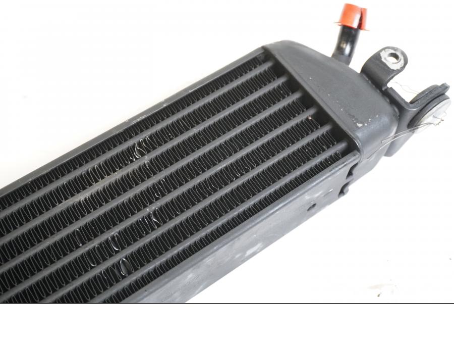 Snett uppifrån på Oljekyl från en BMW R 1100 RT -2000 motorcykel.