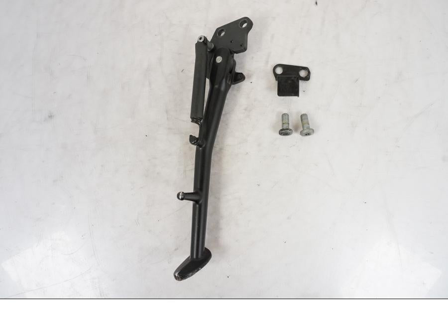 Framsidan på Sidostöd från en KTM 1290 Super Duke R -2021 motorcykel.