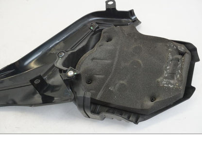 Extrabild5 på Sidopanel från en Ducati Streetfighter V4 -2020 motorcykel.