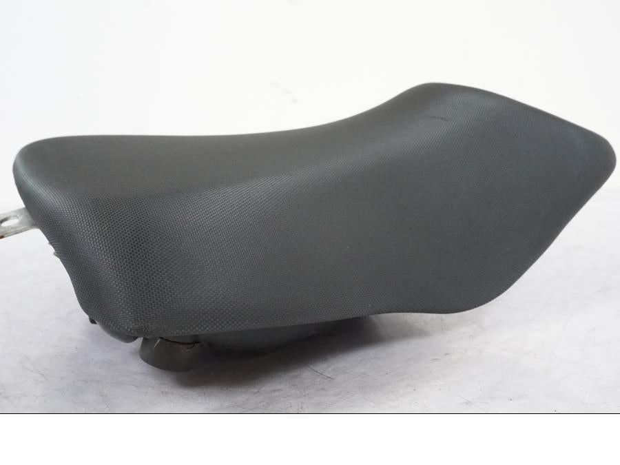 Baksidan på Sadel från en Kawasaki ER-6N -2016 motorcykel.