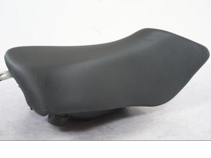 Baksidan på Sadel från en Kawasaki ER-6N -2016 motorcykel.