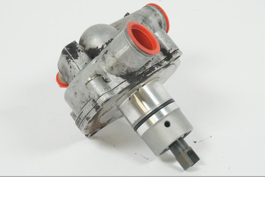 Snett uppifrån på Vattenpump från en Suzuki GSX-R 750 -1997 motorcykel.