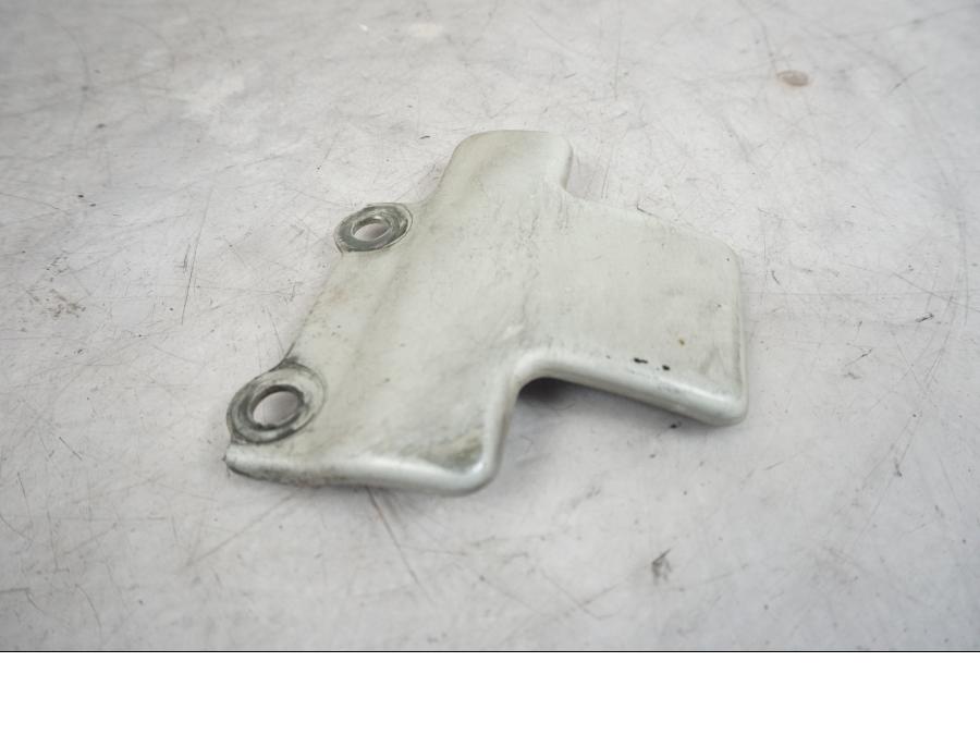 Baksidan på Bromshuvudcylinderskydd från en BMW R 850 R -2004 motorcykel.