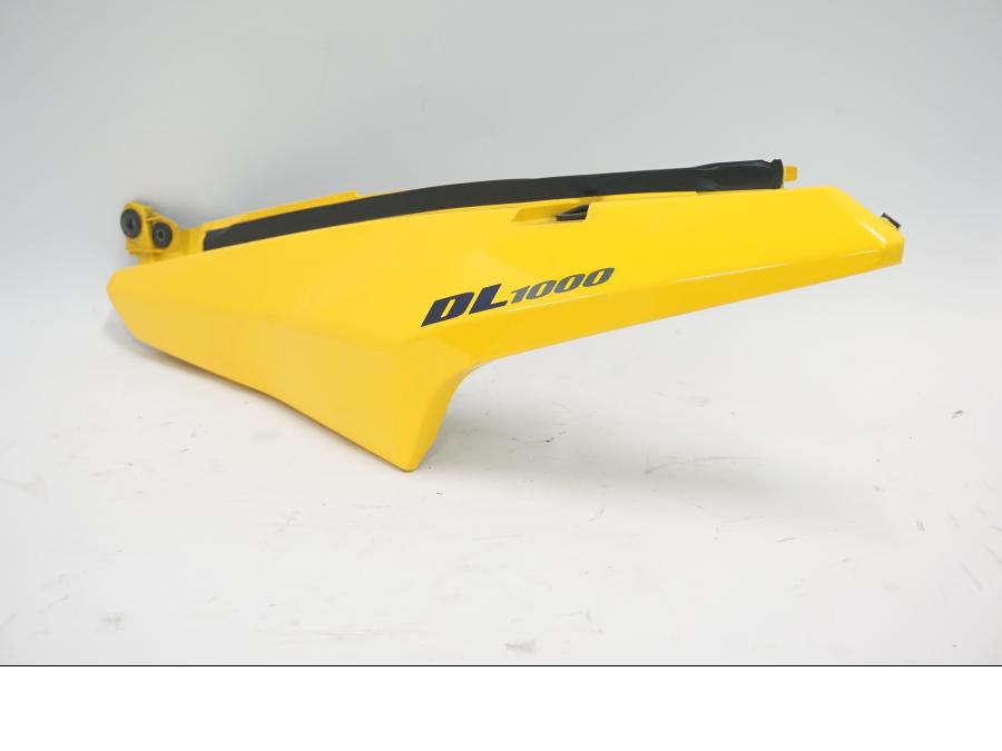 Vänster sida på Bakvinge från en Suzuki DL 1000 -2003 motorcykel.